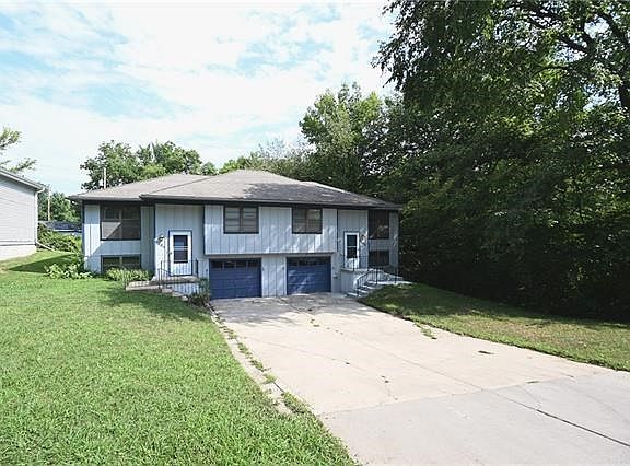 2nd image of 1402/1404 Dakota St
