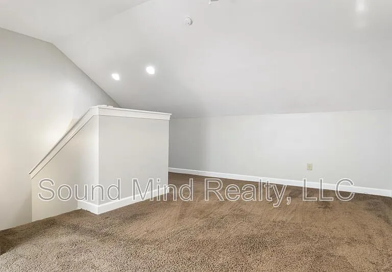 112 Lomond Ln — Photo 35