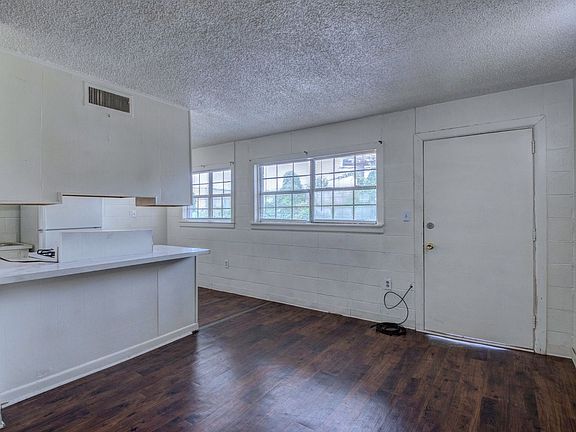 3rd image of 7201 Kentucky Ave APT 11