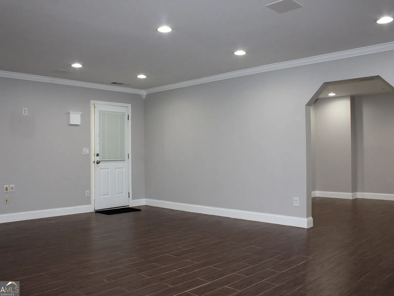 2 bed, 1.0 bath, $1,900 — Photo 3