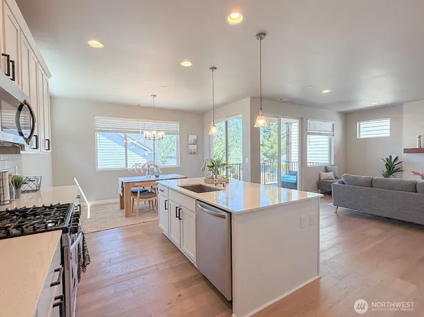 6843 46th Street NE, Marysville, WA 98270