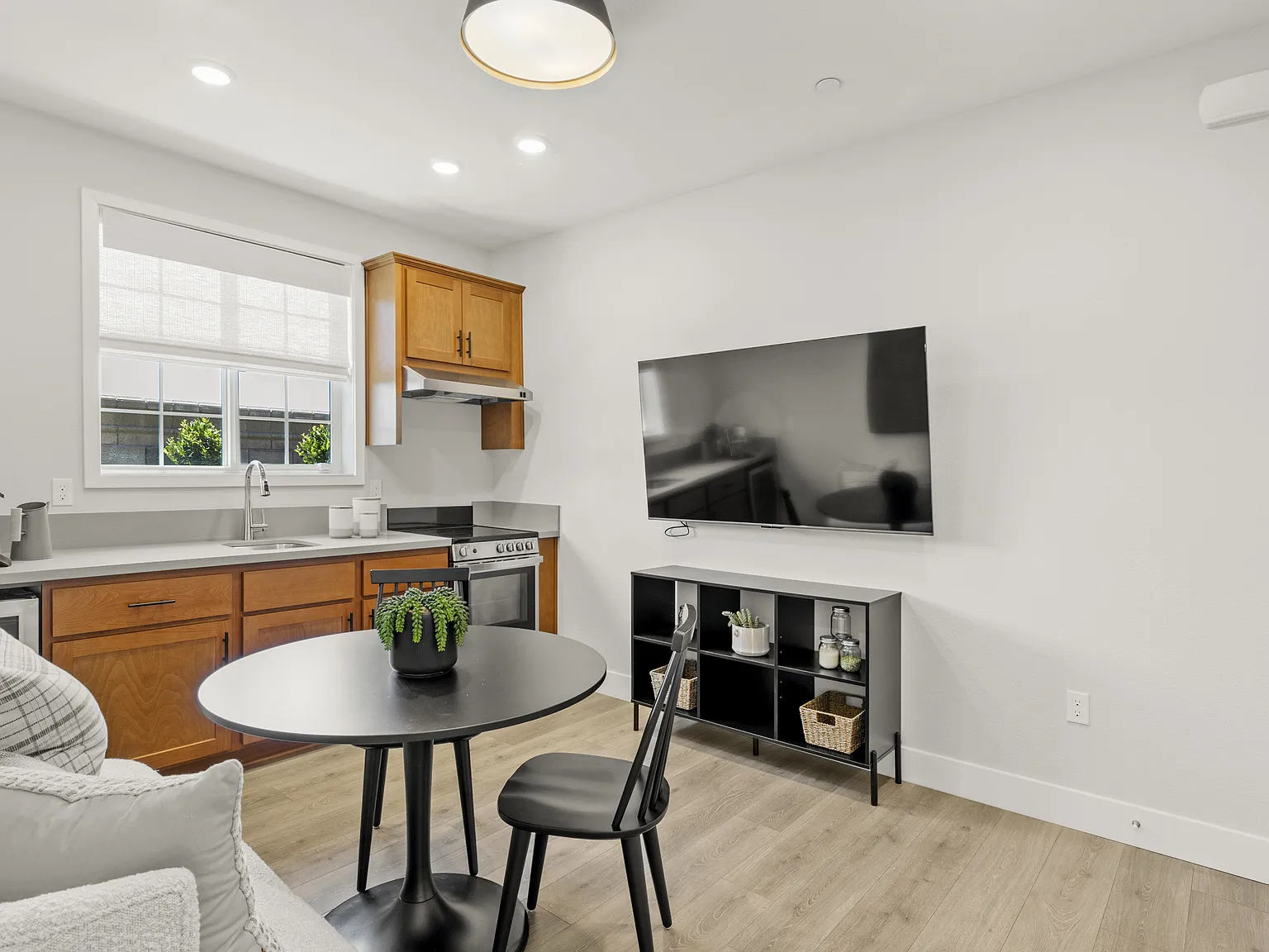 1 bed, 400 sqft, $1,450 — Photo 4
