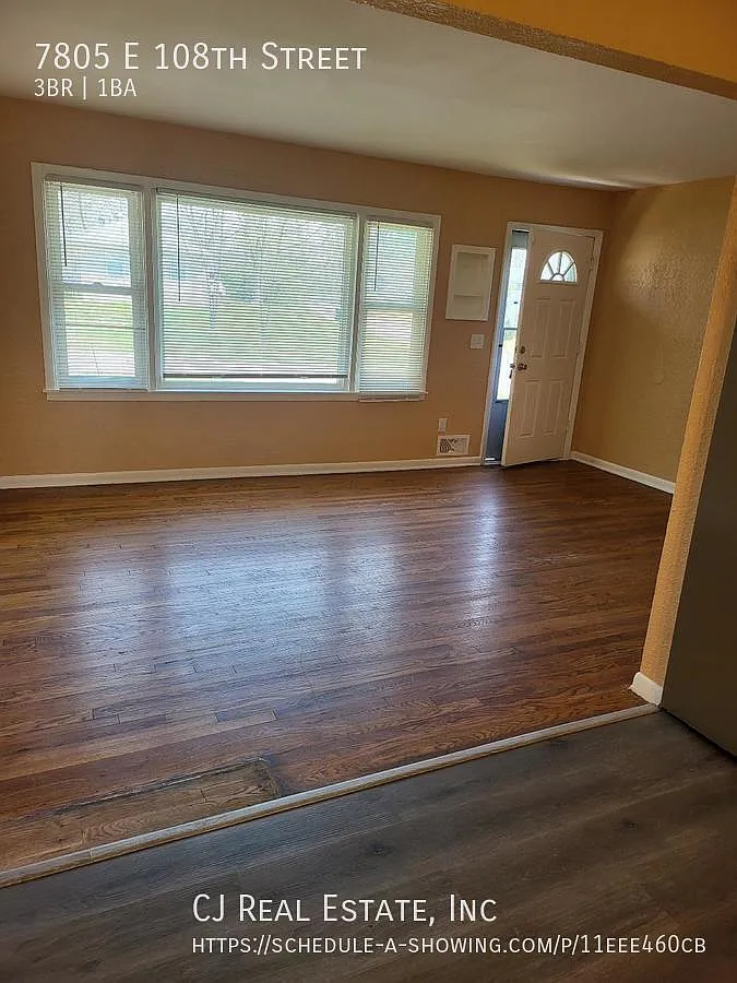 3 bed, $1,600 — Photo 2