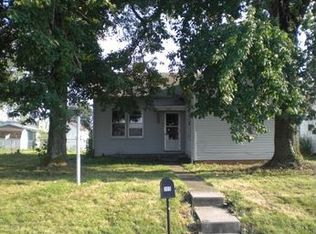 305 E 12th St, Huntingburg, IN 47542