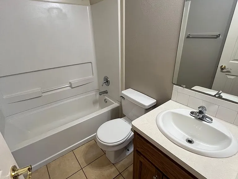 1703 Wilder Ln — Photo 6