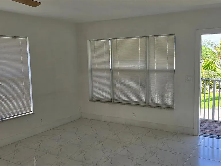 3260 NE 19th Ave #11 — Photo 1