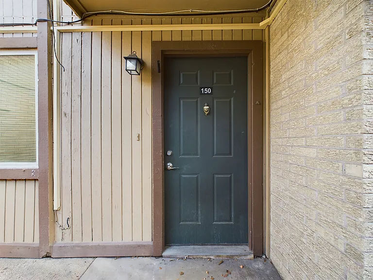 2124 Burton Dr #150 — Photo 17
