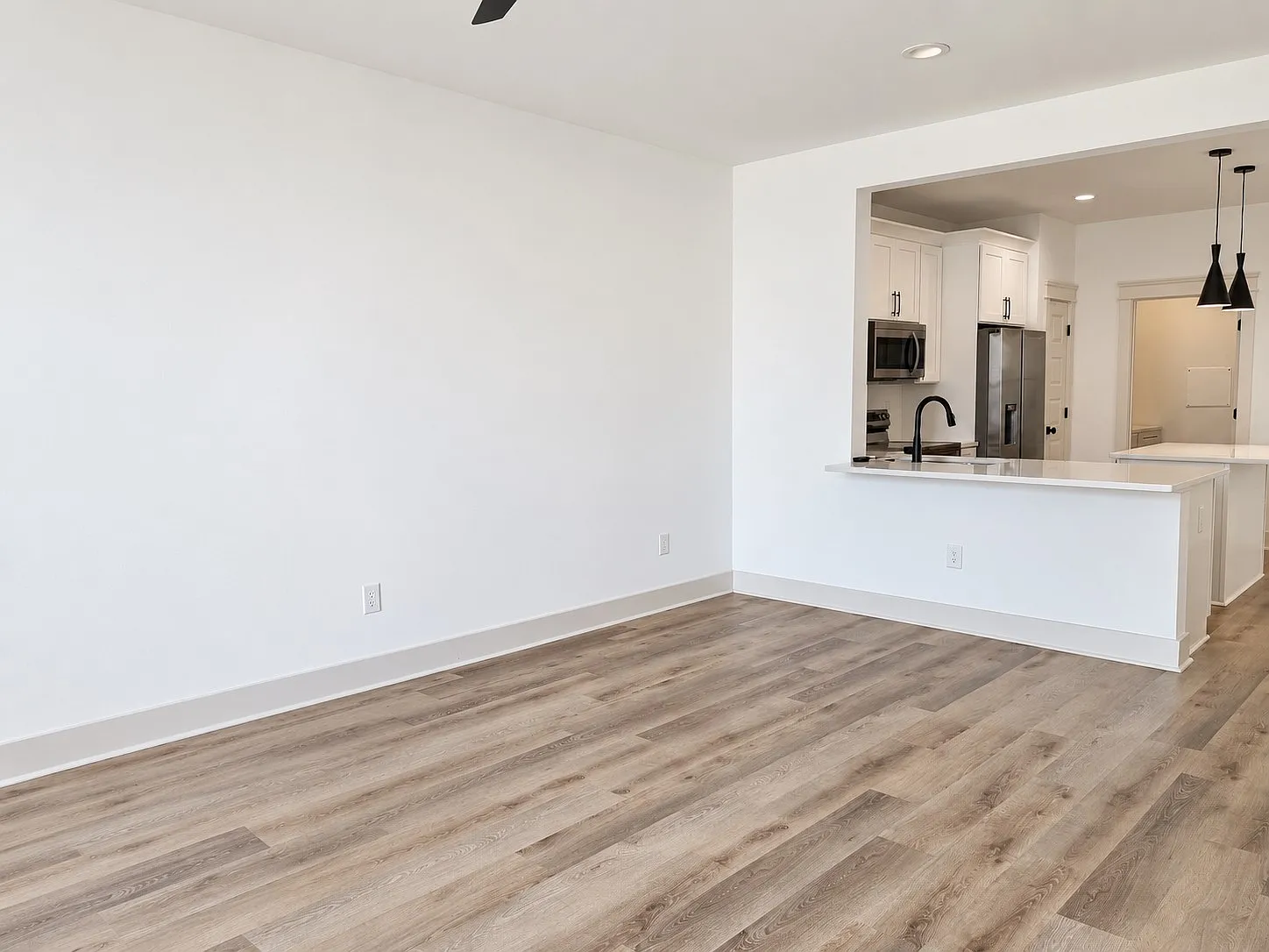 2 bed, 2.5 bath, 1506 sqft, $2,600 — Photo 2