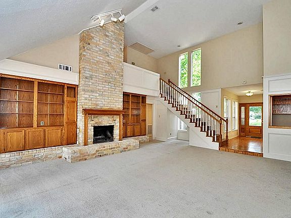 2nd image of 1443 Shillington Dr