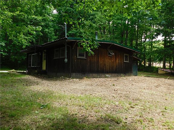 5th image of 170 Maple Summit Rd