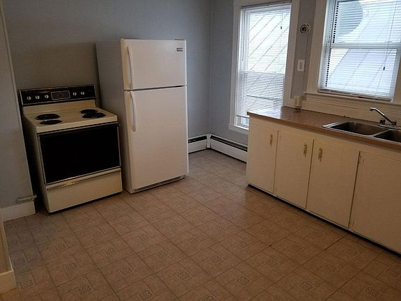 Eat-in Kitchen