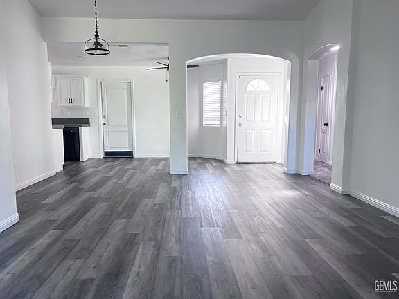 2nd image of 3126 Silverlake Dr
