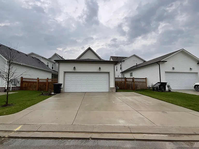 3025 Long Branch Cir — Photo 28