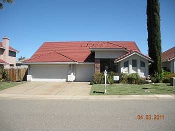 1st image of 105 Tetworth Way