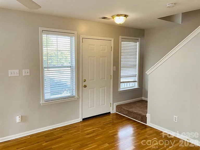 8004 Strandhill Rd — Photo 5