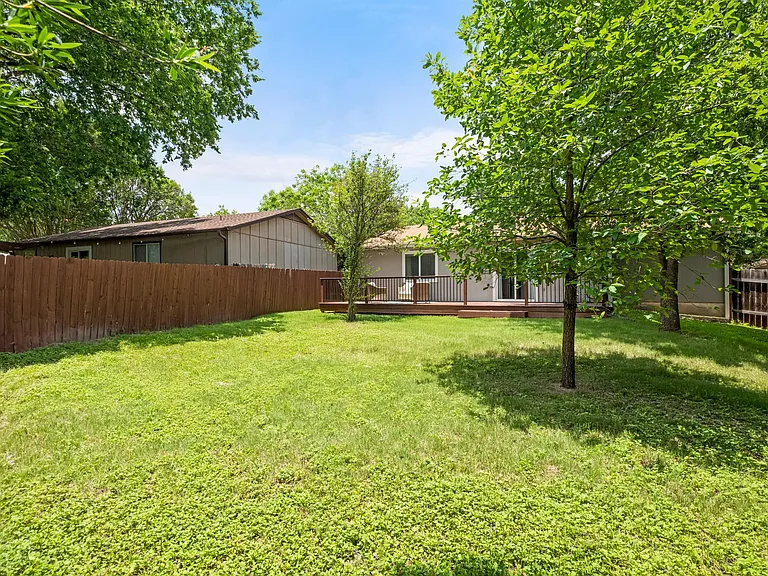 7703 Cloudberry Cir — Photo 26