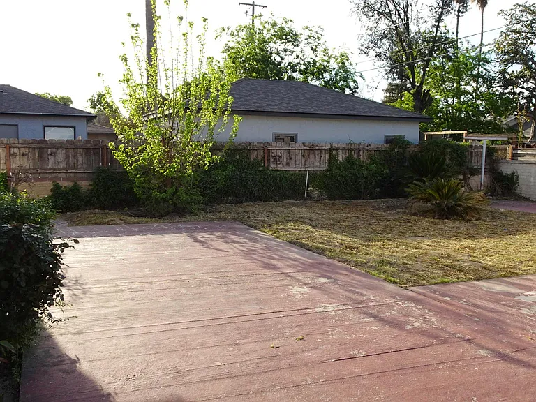 516 W Hedges Ave — Photo 21