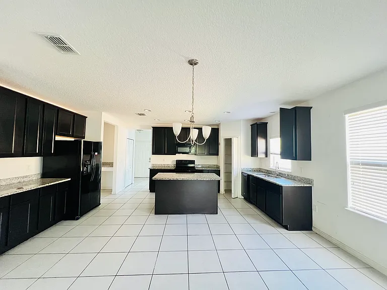 276 Milestone Dr — Photo 4