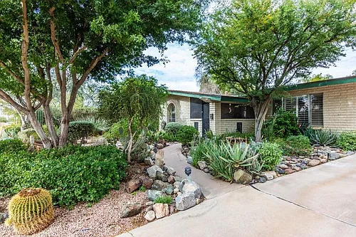 2218 E Cactus Wren Dr Photo 1