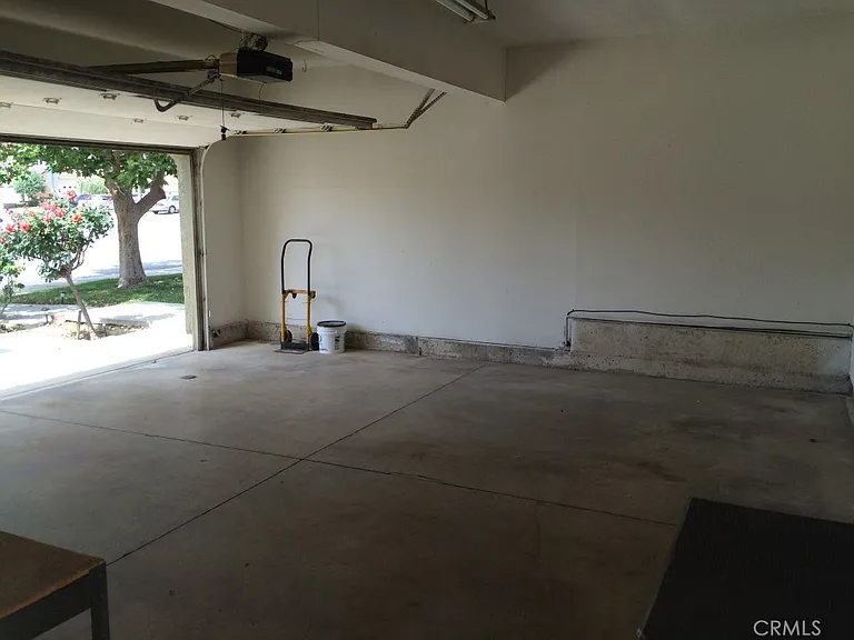 2196 Rancho Hills Dr — Photo 27