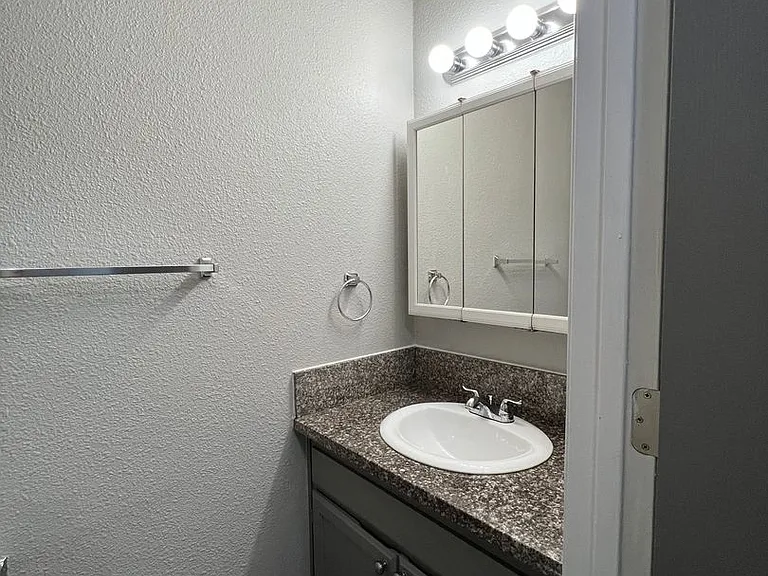 Powell Butte Townhomes — Photo 39