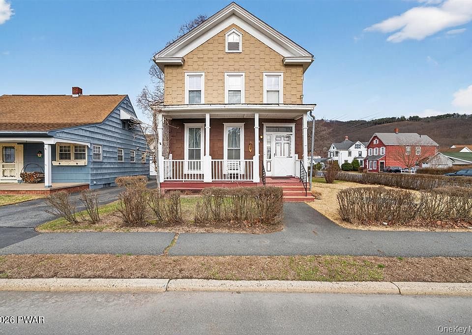 1st image of 195 W Main St