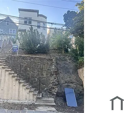 3 bed, $3,200 — Photo 2