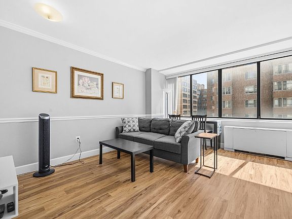 5th image of 522 21st St NW APT 507