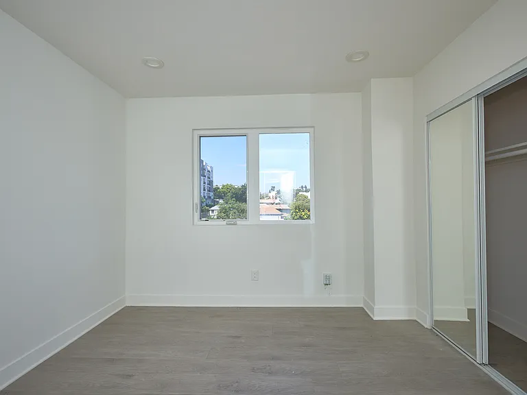 125 N Mountain View Ave #125 — Photo 18