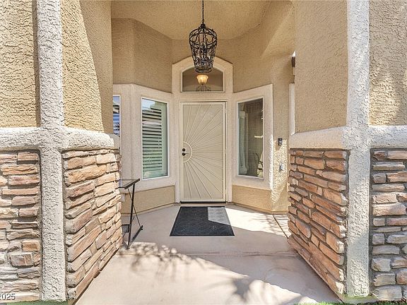 3rd image of 4878 Friar Tuck Ave