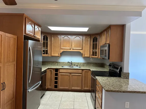 205 Woodland Pkwy, San Marcos, CA