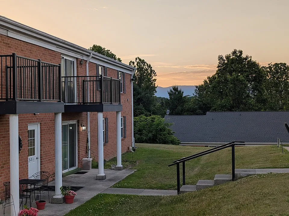 Brandon Point Apartments