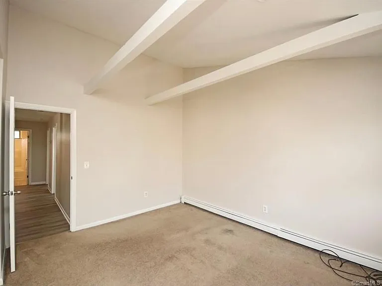 2030 Kings Hwy — Photo 17