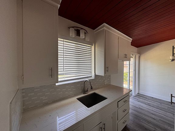 3rd image of 16421-16441 Cornuta Ave #16431