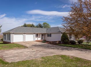 127 Valley View Ave, Mount Sidney, VA 24467