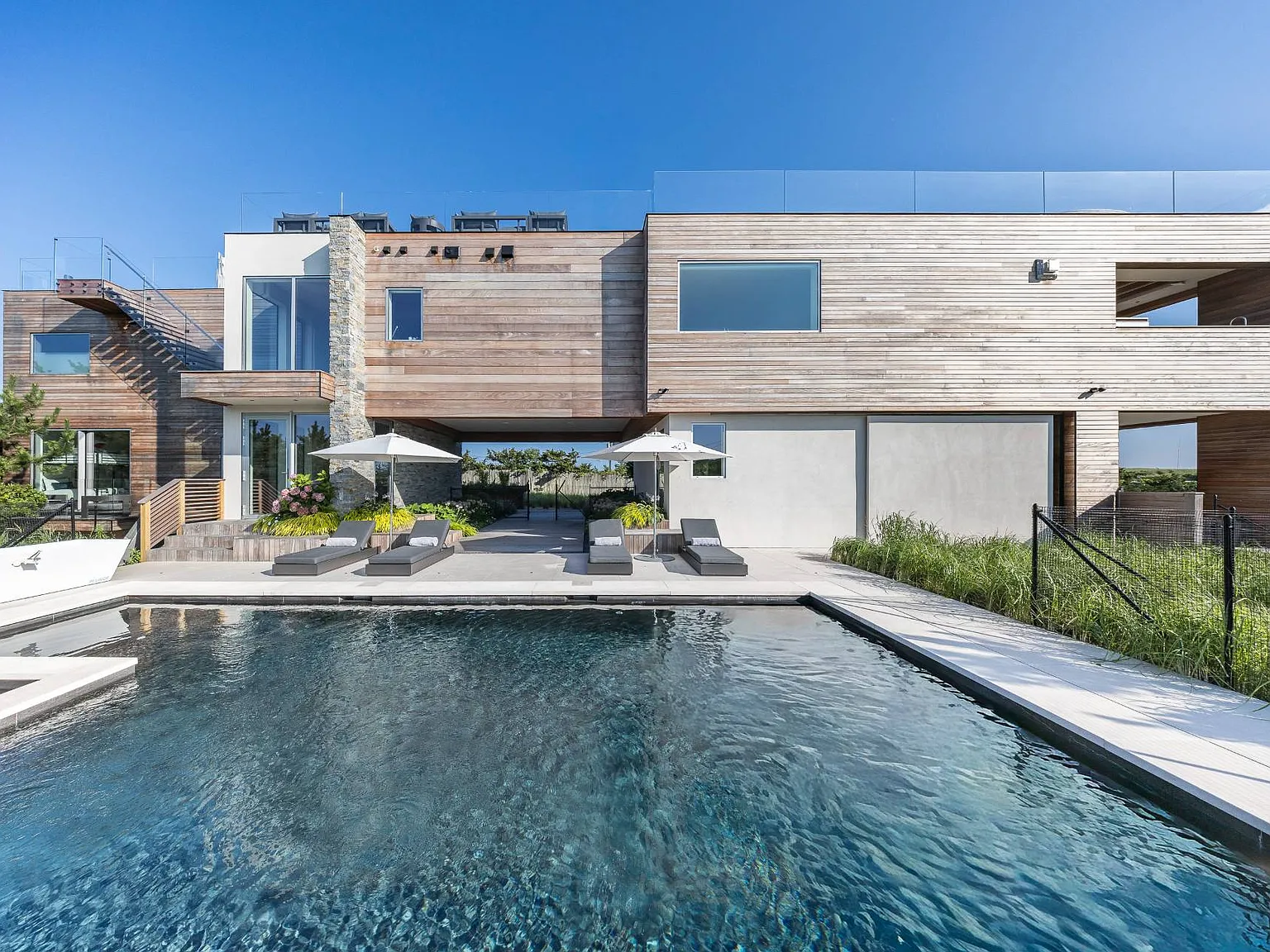Amagansett Oceanfront Rental — Photo 1