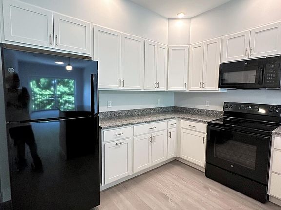 3rd image of 118 Old Colony Ave #317