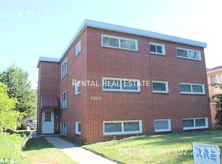 1310 A St #1, Lincoln, NE 68502