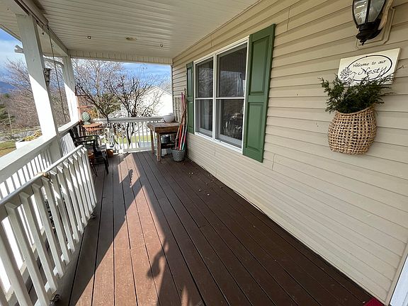 3rd image of 64 Meadow Brook Dr