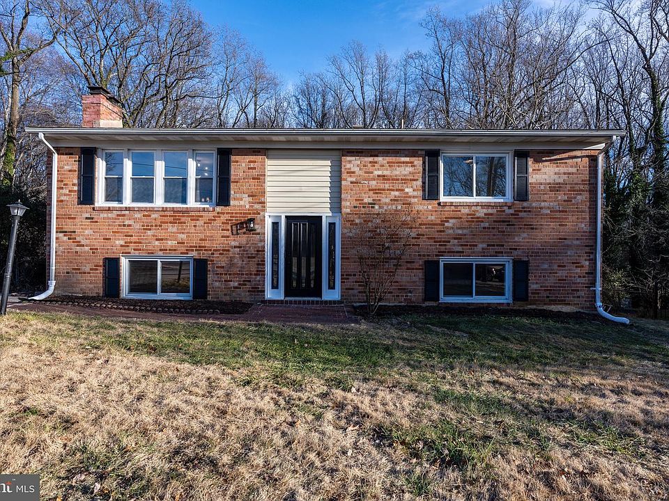 1st image of 1400 Waterford Dr