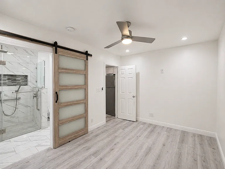 1084 Walnut Ave — Photo 10