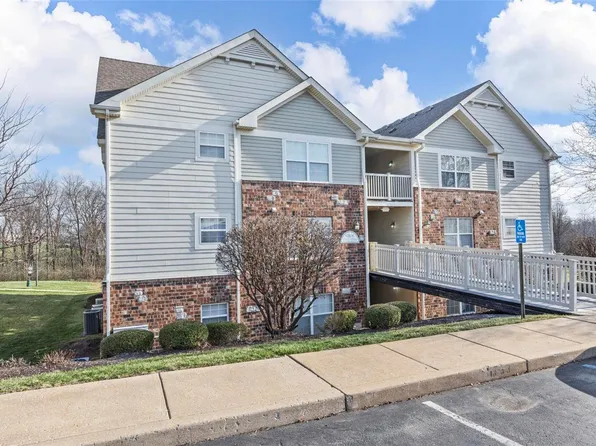 1723 Piedmont Circle St, Charles, MO 63304