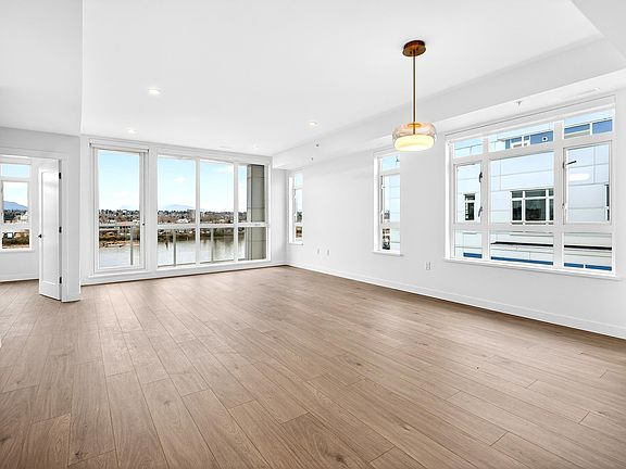 4th image of 10333 River Dr #76