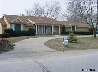 104 Ginger Cove Rd NE, Valley, NE 68064