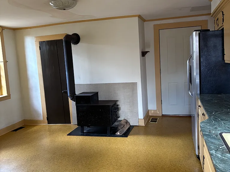 1049B Poquonnock Rd — Photo 4