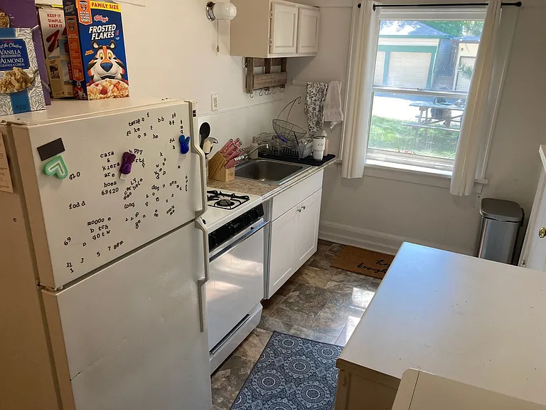 Newport Manor — Photo 67