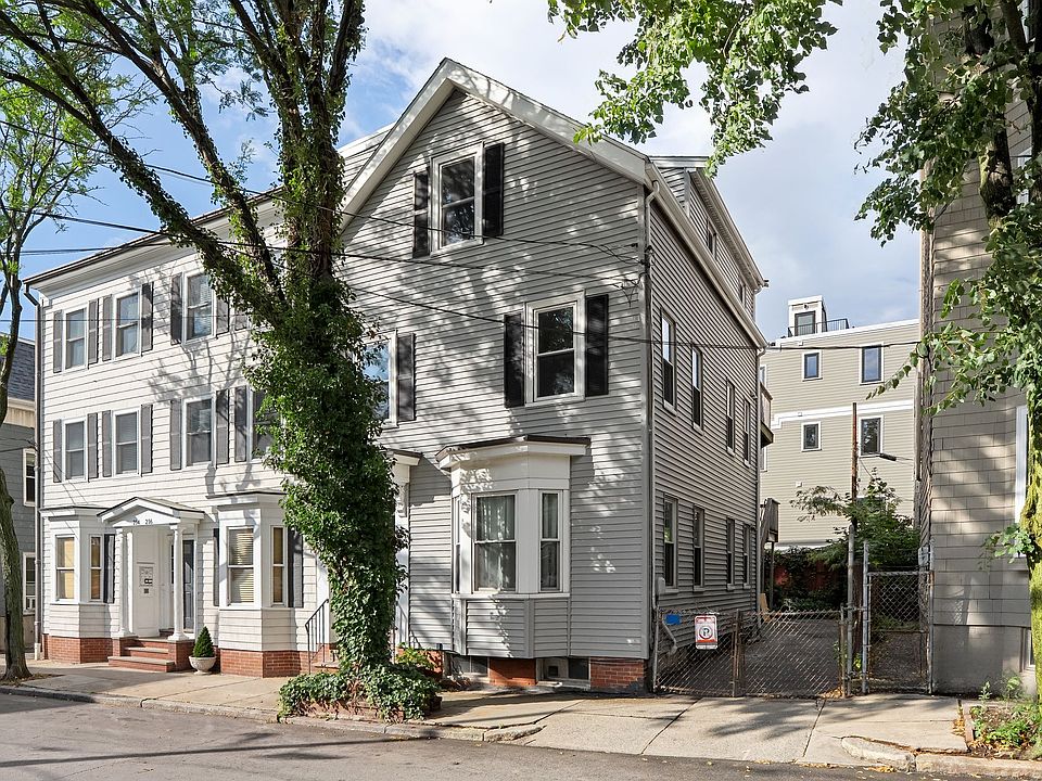 1st image of 218 W 7th St #2