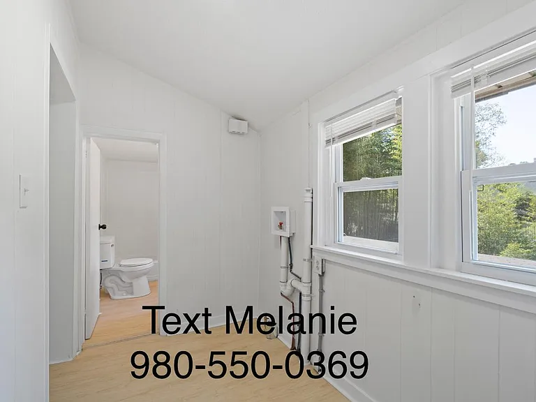 435 S College St — Photo 4