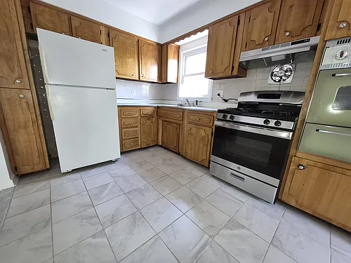 2253 76th St #3 Photo 1