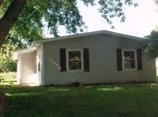 3303 Mark Twain Dr, Saint Joseph, MO 64501